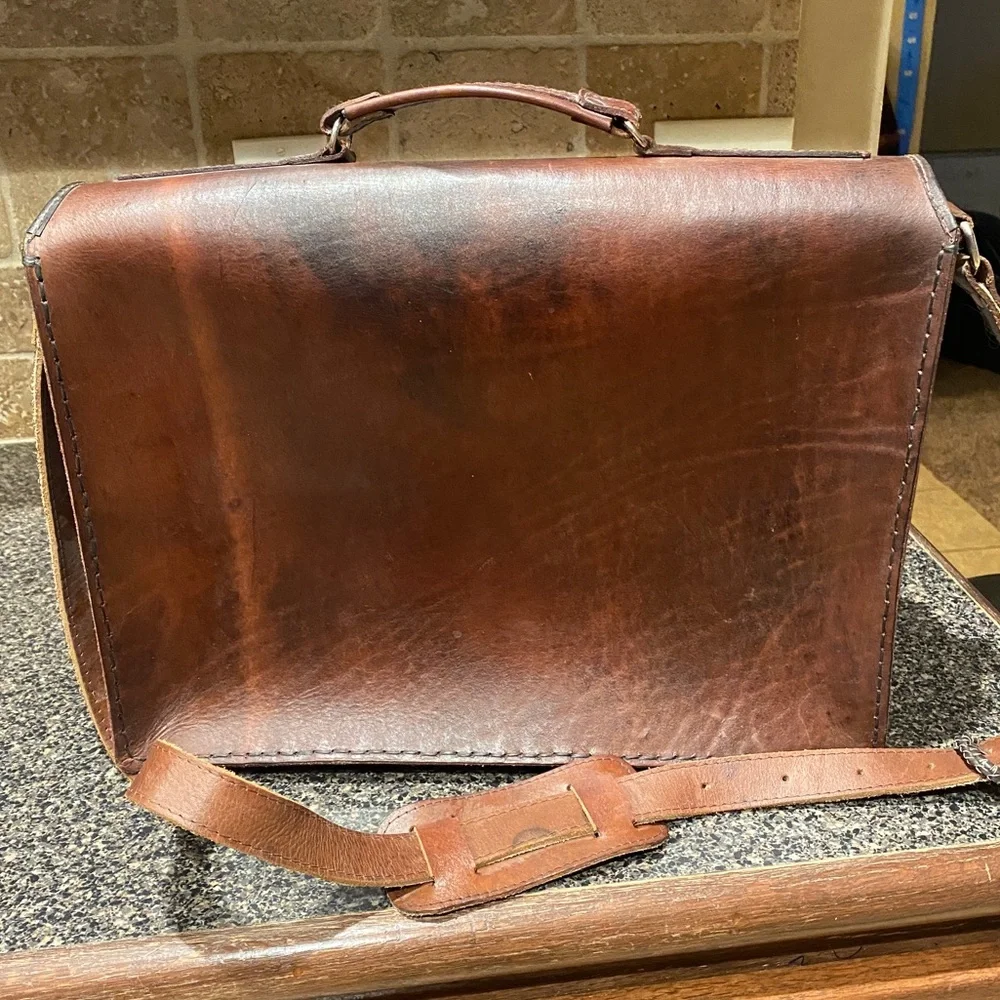 Chilean Handmade Leather Satchel Messenger Bag - Picture 3 of 8
